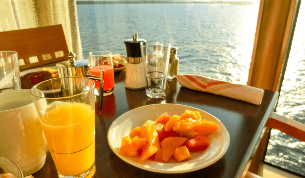 Cruise ship dining