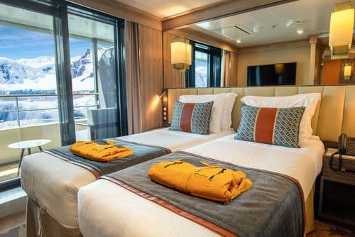 world explorer superior suite