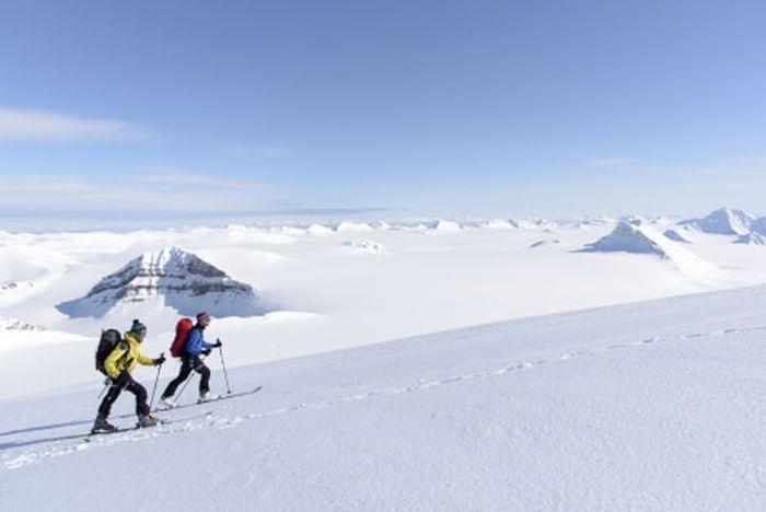 Rembrandt van Rijn _ Alpine Peaks of Spitsbergen, Ski & Sail